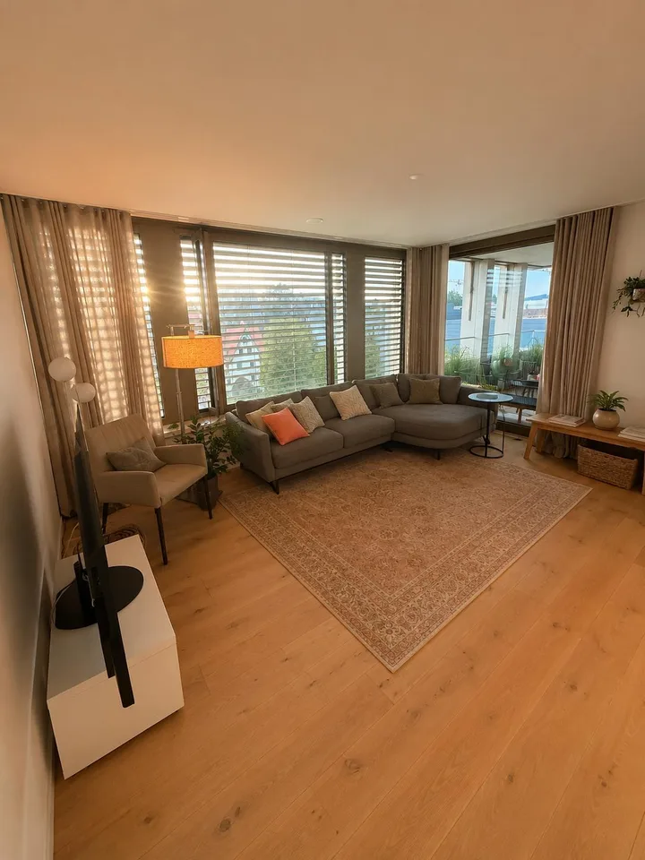 Sehr schöne 3.5-Zimmer-Wohnung im Dreiklang mit grosser Loggia