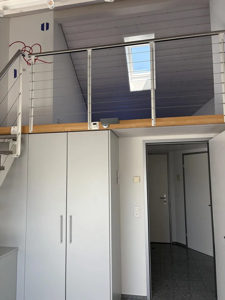4.5-Room Attic Apartment with Winter Balcony, AC & View in Hünenberg