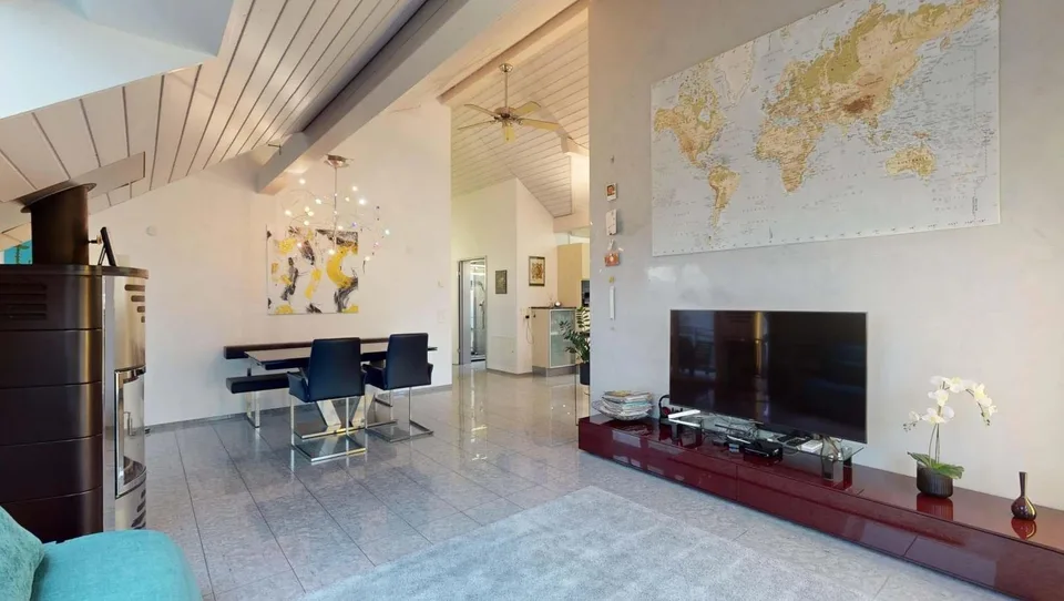 4.5-Room Attic Apartment with Winter Balcony, AC & View in Hünenberg