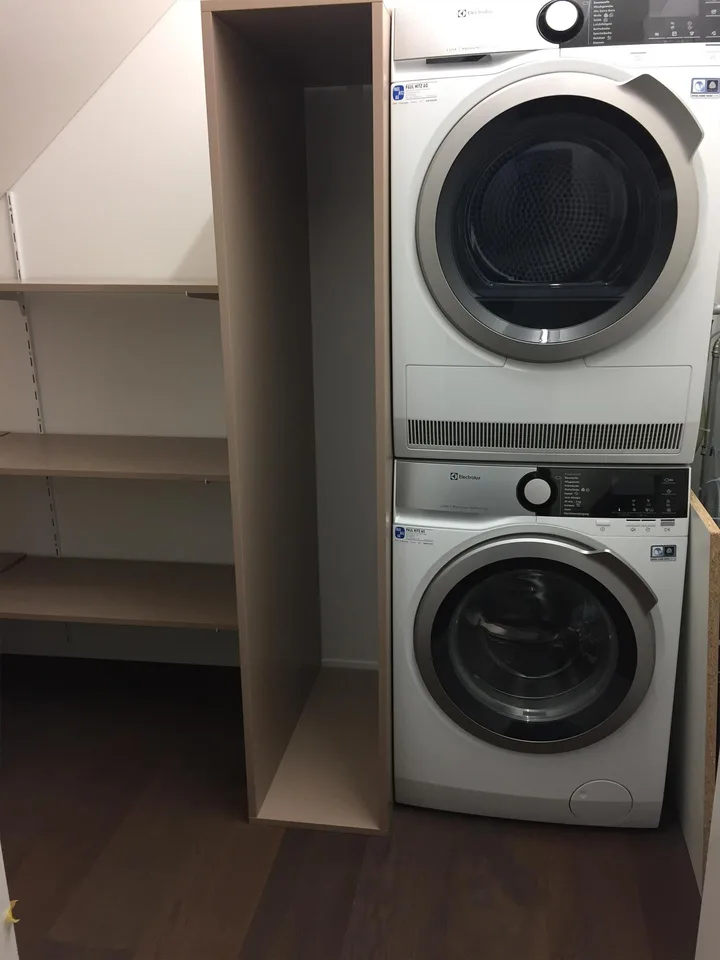 Exklusive Wohnung - bis 5m Raumhöhe - Blick auf die Lägern