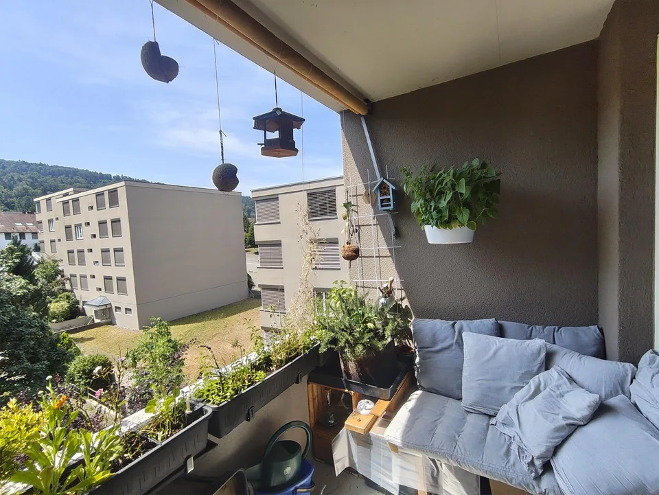 helle 3.5-Zimmer-Wohnung mit Balkon befristet Oktober 26- April 28