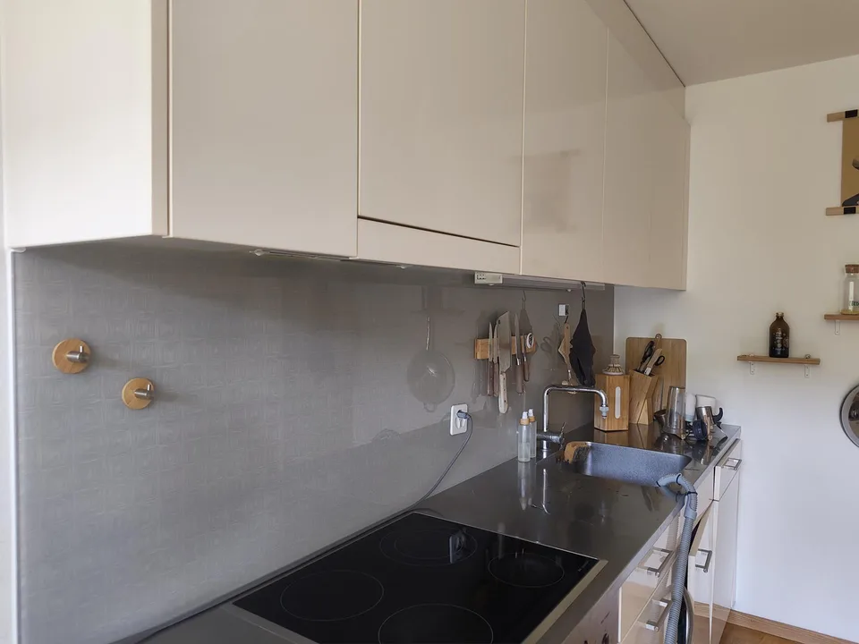 helle 3.5-Zimmer-Wohnung mit Balkon befristet Oktober 26- April 28