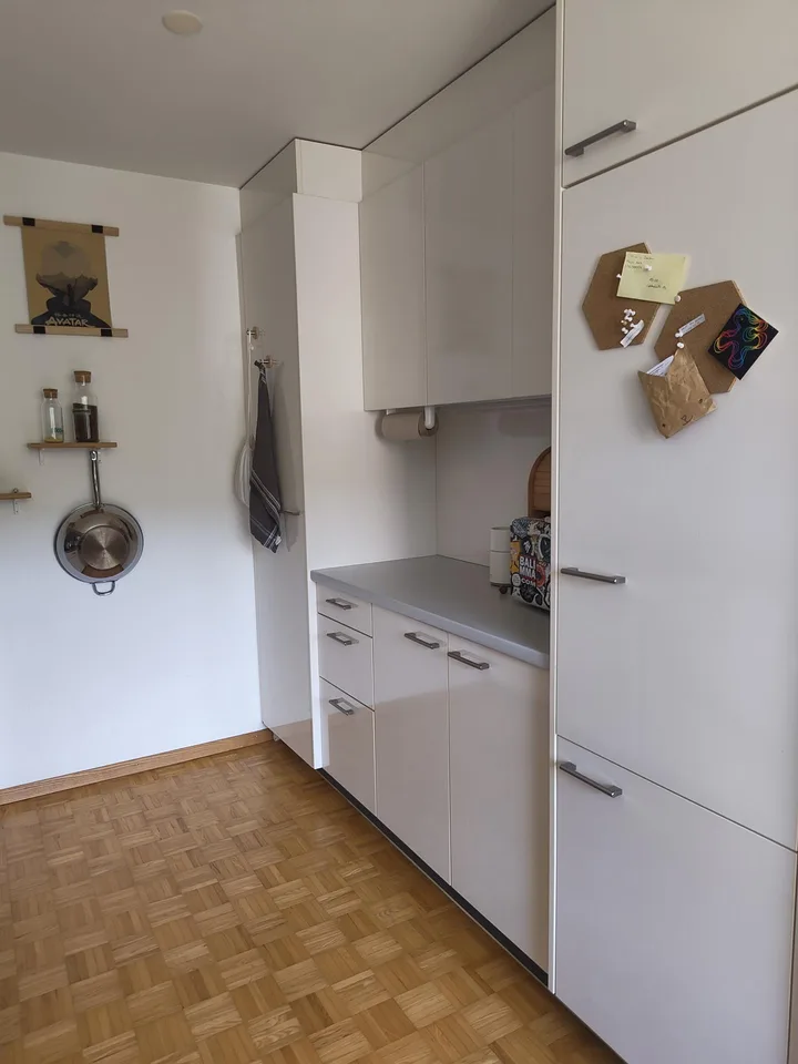 helle 3.5-Zimmer-Wohnung mit Balkon befristet Oktober 26- April 28