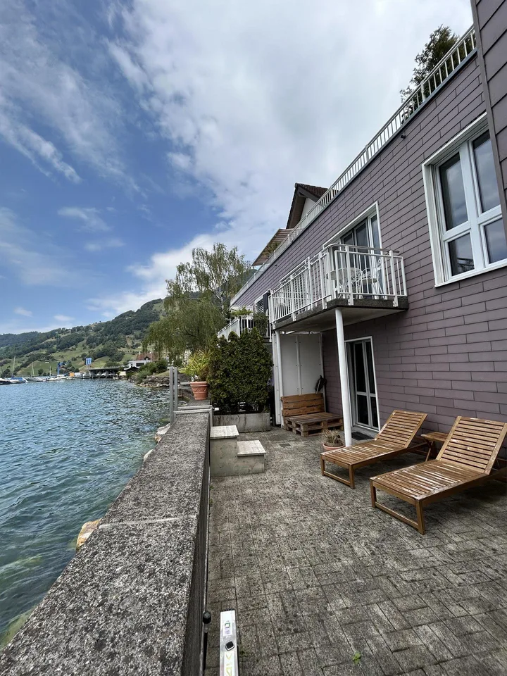 4.5-Zimmer-Wohnung mit Seeblick, grosser Dachterrasse & privatem Seezugang
