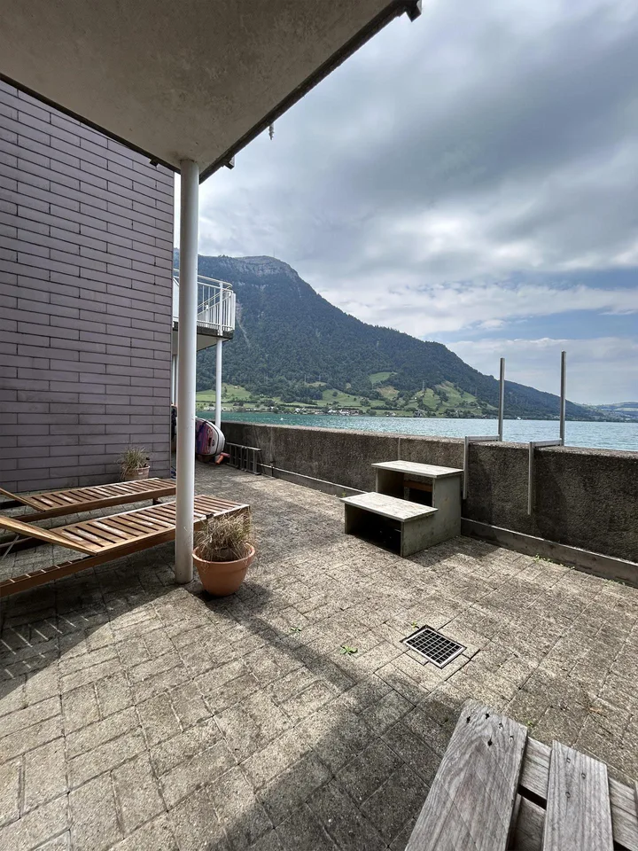 4.5-Zimmer-Wohnung mit Seeblick, grosser Dachterrasse & privatem Seezugang