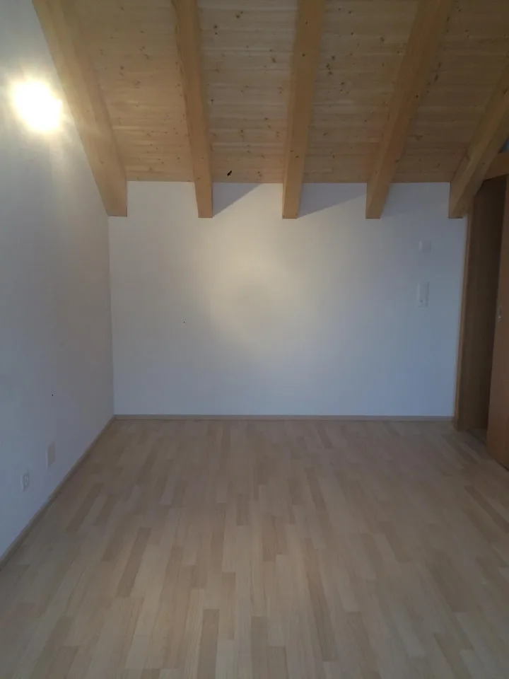 Schöne 2.5 Zimmer Wohnung mit Blick auf Mels und Umgebung