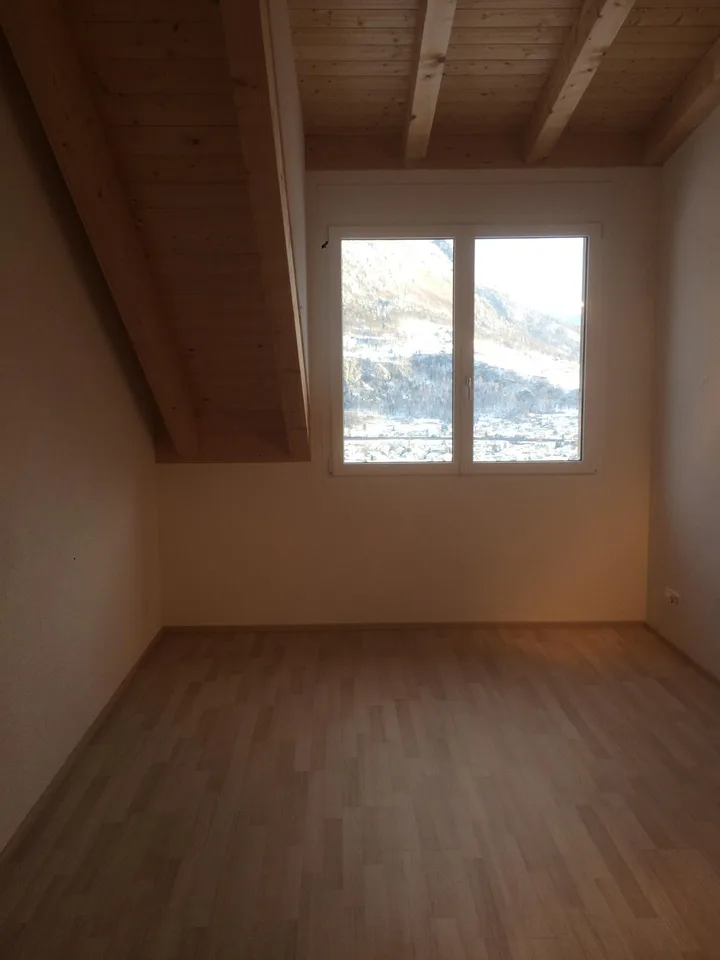 Schöne 2.5 Zimmer Wohnung mit Blick auf Mels und Umgebung