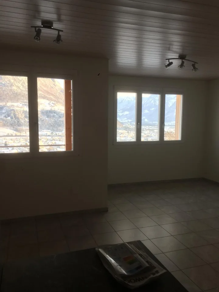 Schöne 2.5 Zimmer Wohnung mit Blick auf Mels und Umgebung