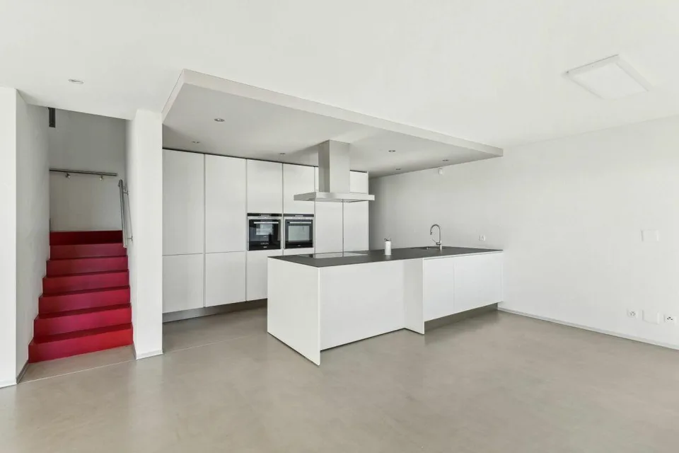 Villa contemporanea con due giardini e vista panoramica