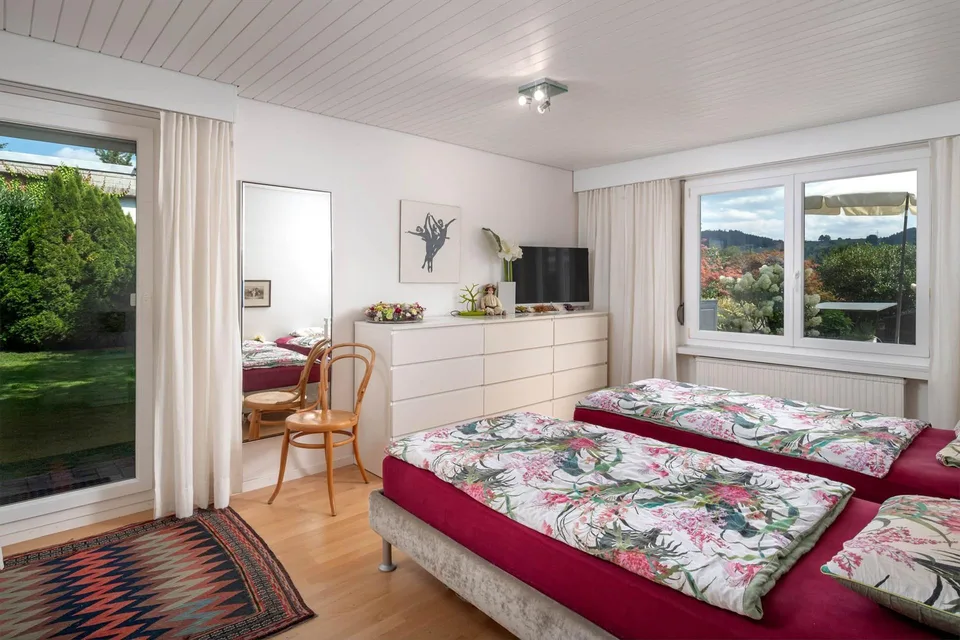 Grosszügiges Terrassenhaus mit Weitsicht und viel Privatsphäre
