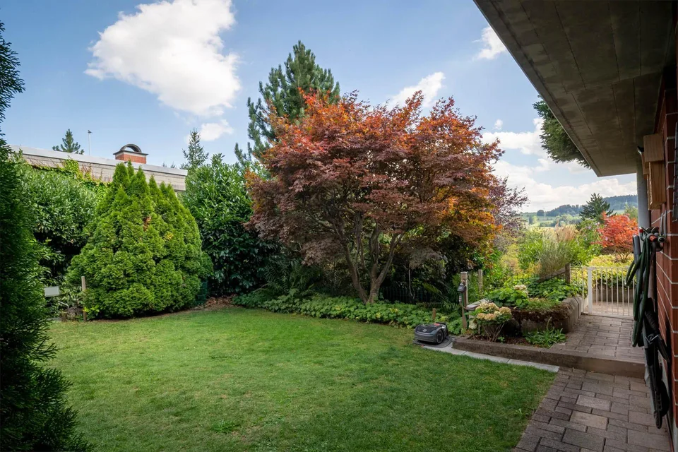 Grosszügiges Terrassenhaus mit Weitsicht und viel Privatsphäre