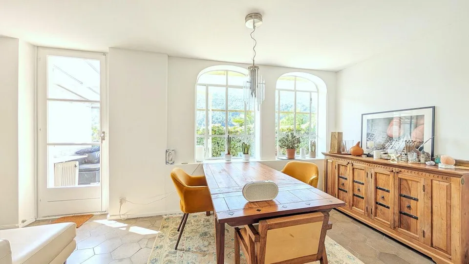 Casa di charme con giardino d'inverno e panorama sulle montagna