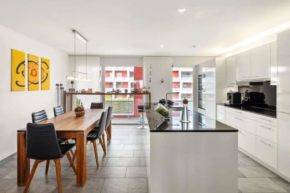 Appartement spacieux 5.5 pièces avec vue lointaine et orientation ensoleillée