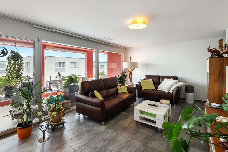 Appartement spacieux 5.5 pièces avec vue lointaine et orientation ensoleillée
