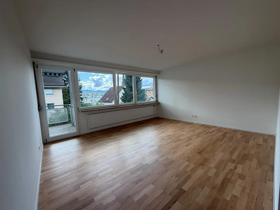 Frisch sanierte Wohnung mit Topausstattung in kleinerem Mehrfamilie...
