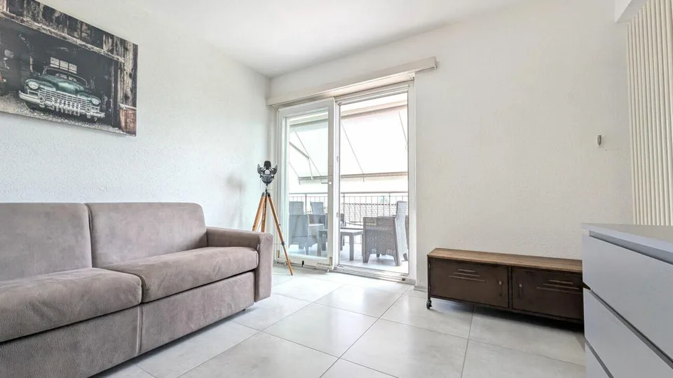 Appartamento arredato con parziale vista Lago