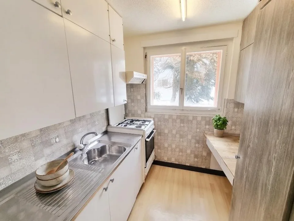 Appartement spacieux et lumineux de 4,5 pièces avec balcon, fraîchement peint