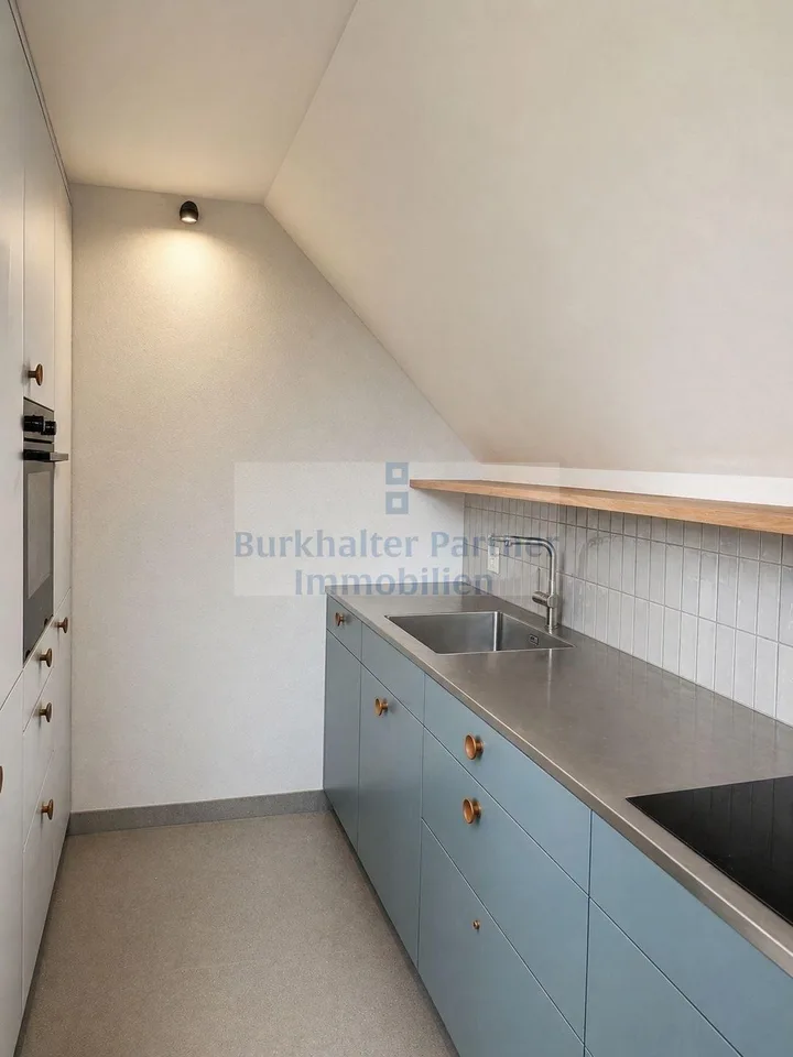Nach Gesamtsanierung vermieten wir an der Brünnenstrasse 65 in 3018 Bern folgende Wohnungen per 1. September 2026: 3.5-Zimmer-Dachwohnung, 2. Obergeschoss links 2-Zimmer-Wohnung, 1. Obergeschoss Mitte