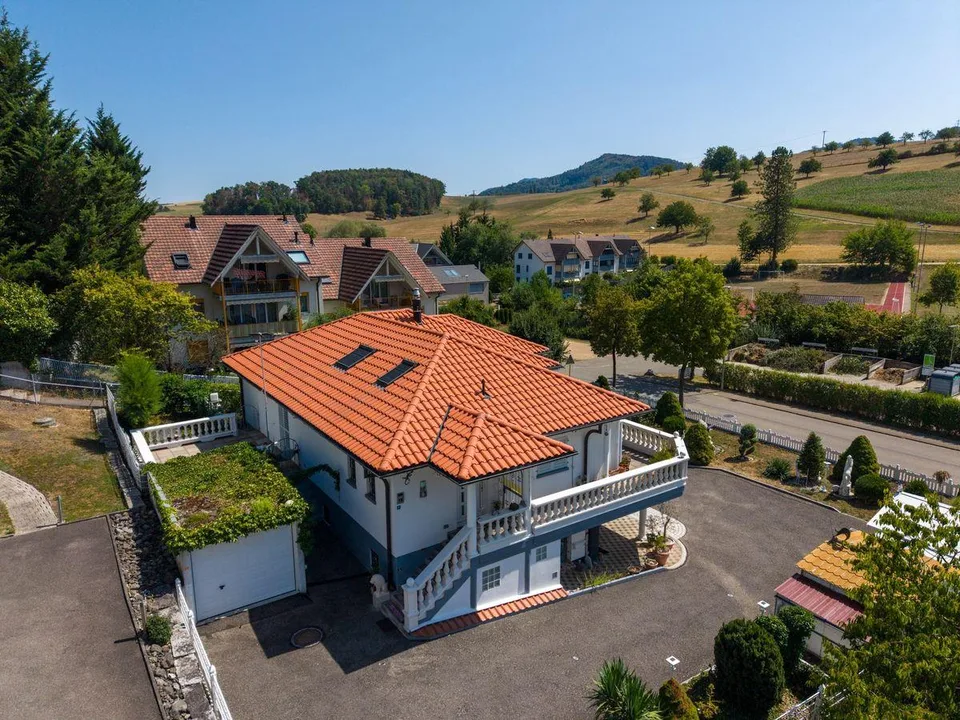 Ferienfeeling im Toskanahaus mit grosszügigem Umschwung und drei Ga...