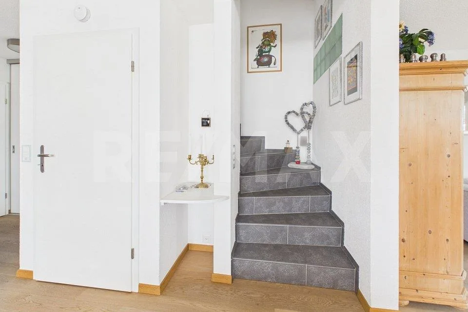 Una casa con spazio, casa a schiera moderna di 5½ locali con giardino