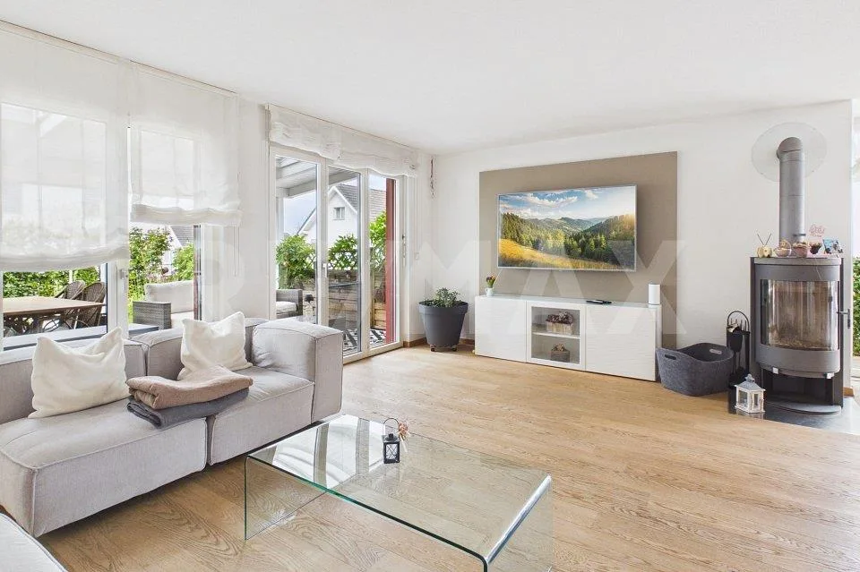 Ein Zuhause mit Freiraum – moderne 5½-Zimmer-Doppelhaushälfte mit G...