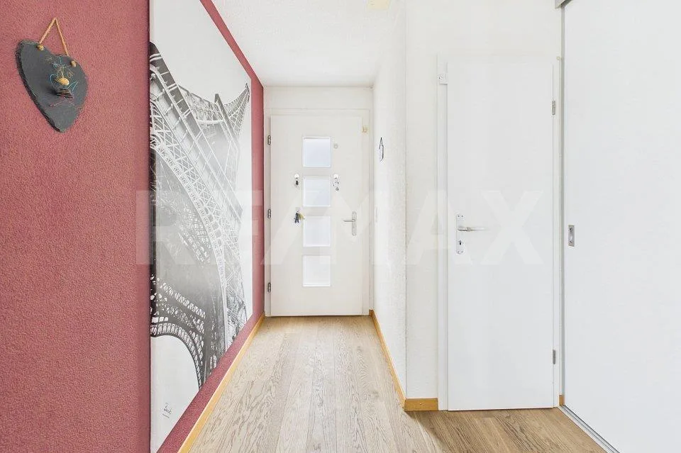 Una casa con spazio, casa a schiera moderna di 5½ locali con giardino
