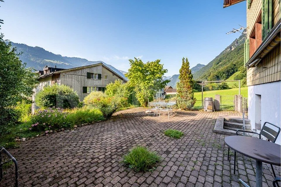 Maison unifamiliale de 5½ pièces dans un bel emplacement