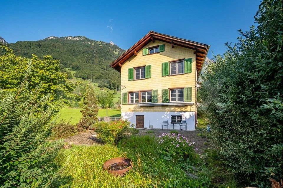 Maison unifamiliale de 5½ pièces dans un bel emplacement