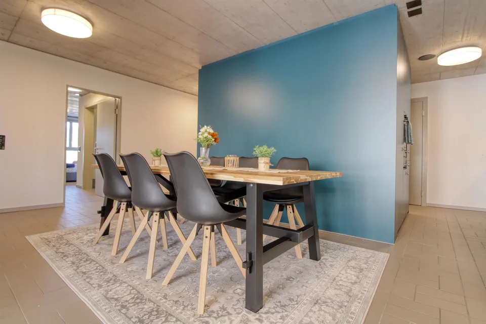 Furnished room in modernised apartment in a top location
