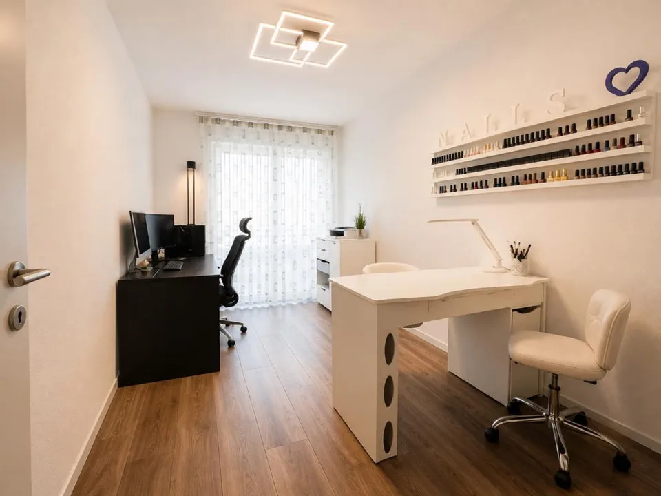 Esperienza di vita esclusiva: Maisonette urbana con oasi di benessere privata e vista.
