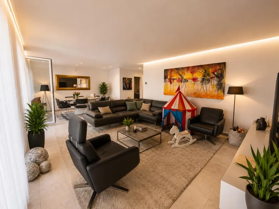 Exklusives Wohnerlebnis: Urbane Maisonette mit privater Wellness-Oa...