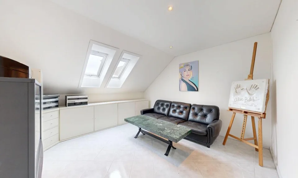 Grosszügige Maisonette mit Wintergarten & exklusivem Ausbau