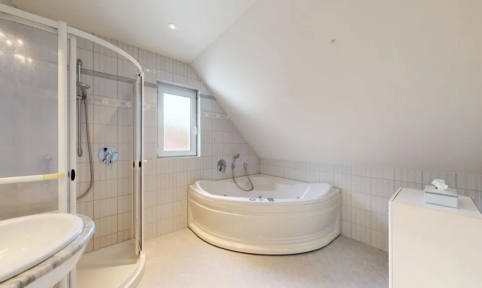 Grosszügige Maisonette mit Wintergarten & exklusivem Ausbau