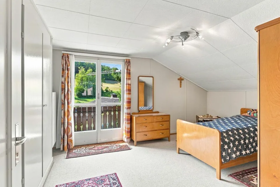 6½-room single-family house in a quiet and sunny location in the 30 km/h zone