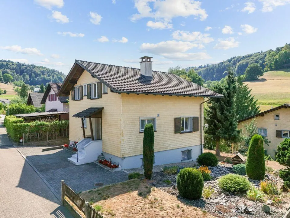 6½-Zimmer-Einfamilienhaus an ruhiger und sonniger Lage in der Tempo...