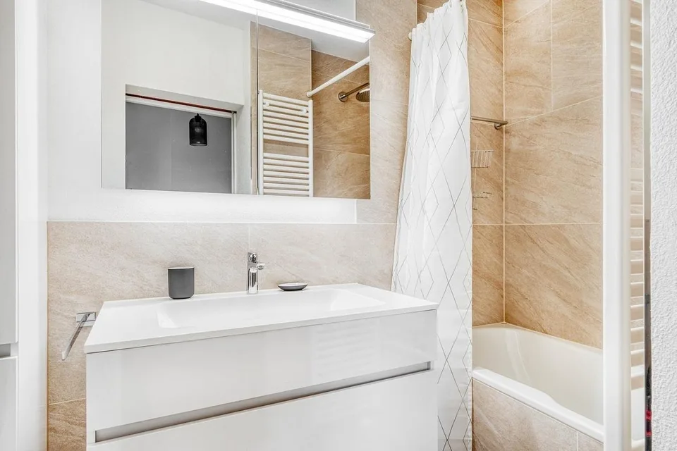 Moderne 3-Zimmer-Wohnung mit Balkon in Zürich Aussersihl