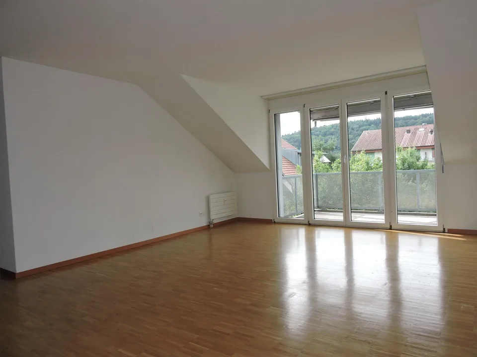 Grosszügige 3.5-Zimmerwohnung mit Weitblick