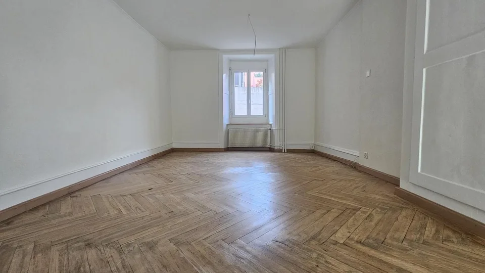 Charmant, Altbau, neu saniert, ruhig, zentral, in modernem Quartier