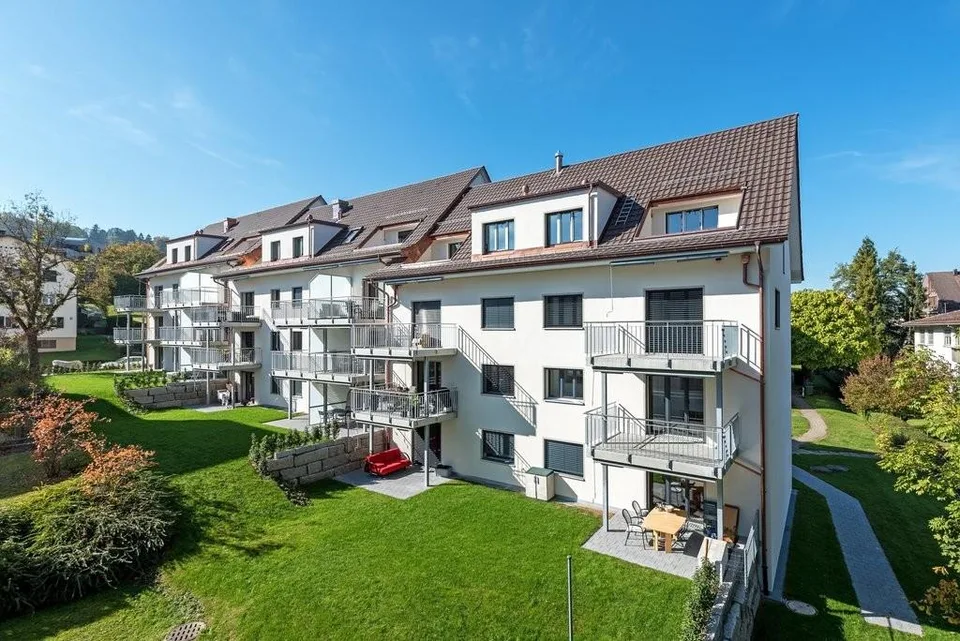 Attraktive Wohnung in kürzlich sanierter Liegenschaft