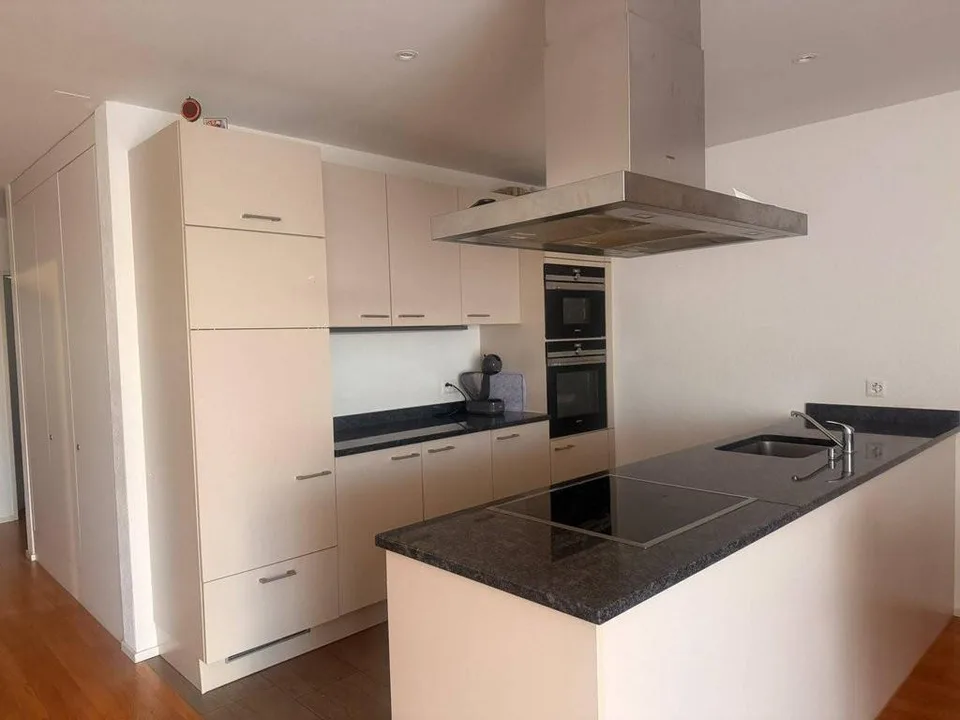 Appartement moderne de 4,5 pièces au rez-de-chaussée avec 110 m2 - Vivre avec confort
