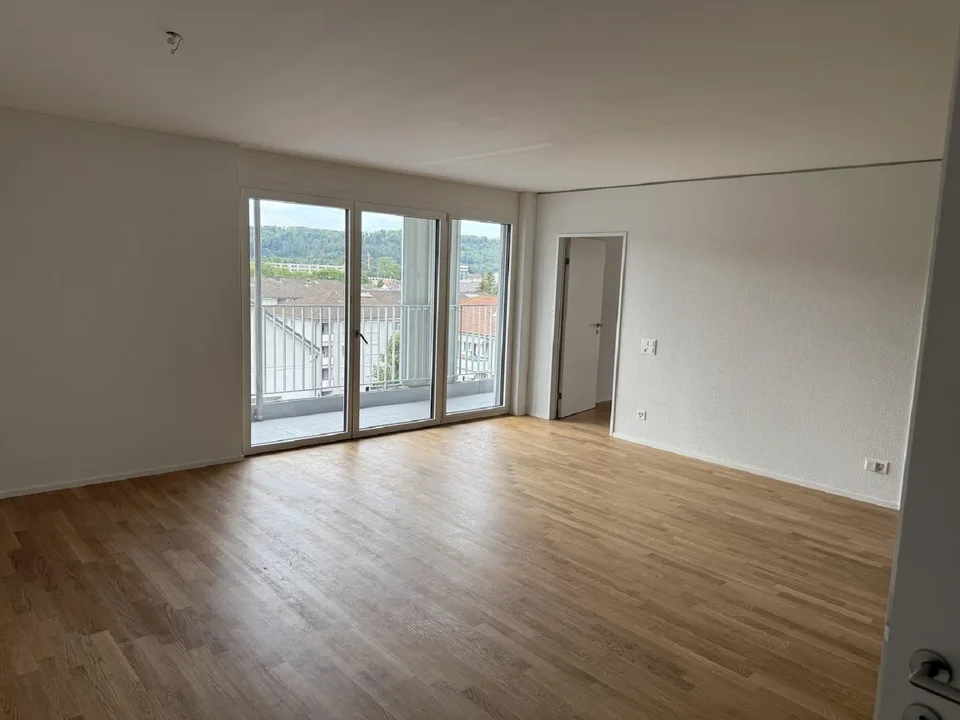 Moderne 3-Zimmer-Wohnung mit Balkon und schöner Aussicht in Muttenz