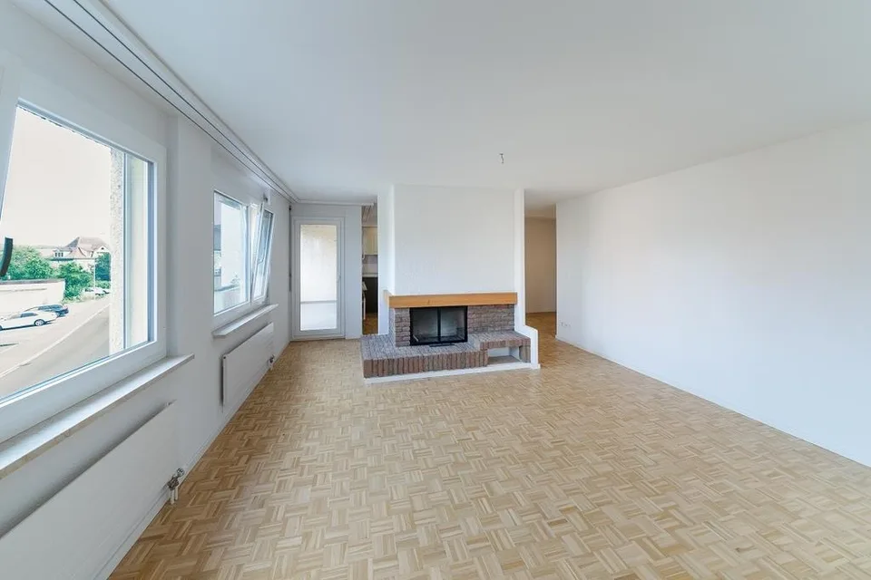 Lichtdurchflutete Wohnung mit Chemine