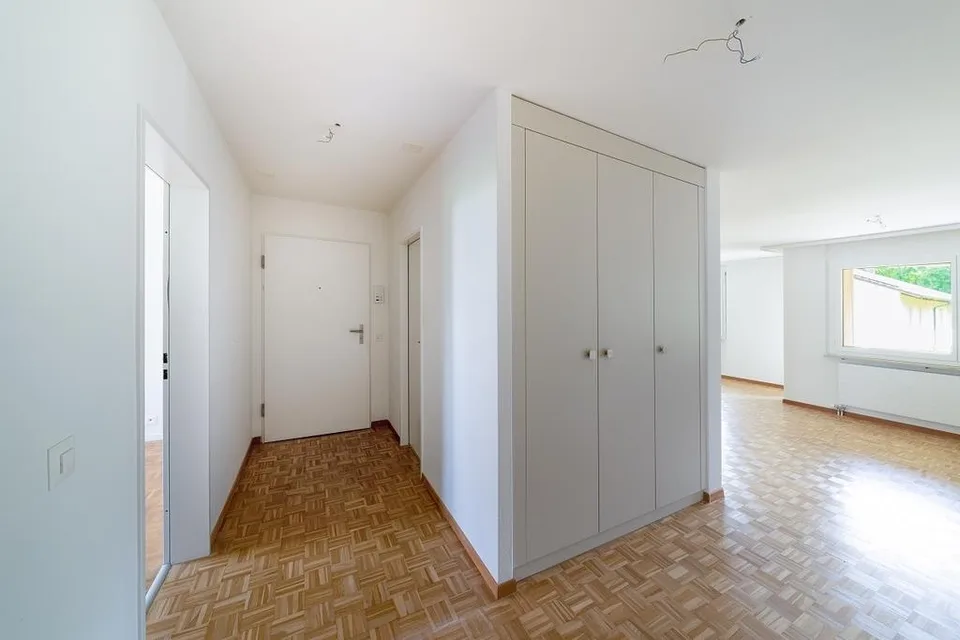 Living in the green, for sports enthusiasts as there is no lift