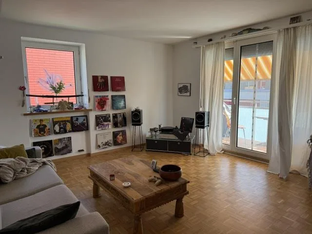 Helle 3.5 Zimmer Wohnung mit Balkon