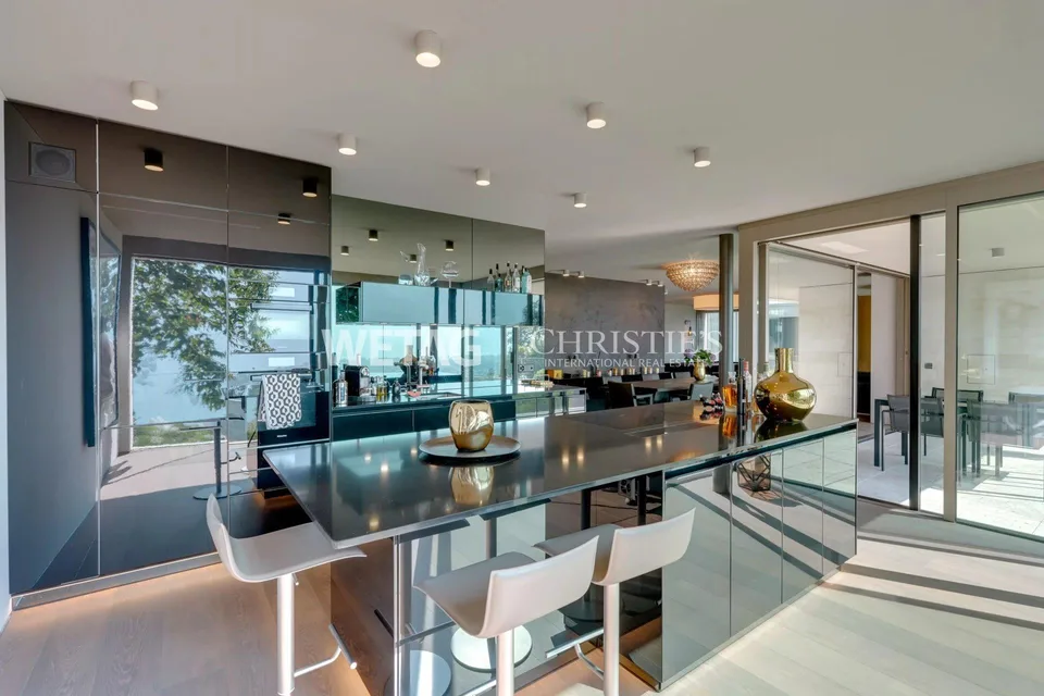 Exklusives & modernes Penthouse zum Verkauf in Ascona mit Blick auf...