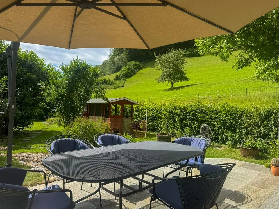 Liebhaberobjekt mit eigenem Glockenturm, Gartenidylle und viel Raum