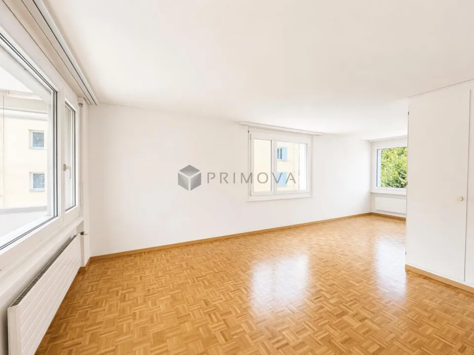 Lichtdurchflutete Wohnung mit Weitsicht an beliebter Lage in Horw z...