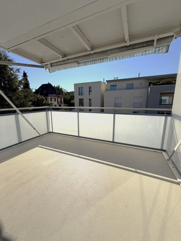 Beautiful, completely renovated 4-room apartment in a central location