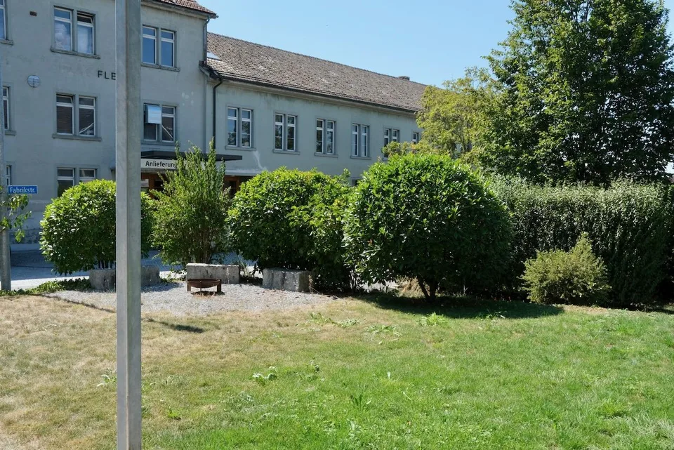 Spacious 5.5-room row house with private garden