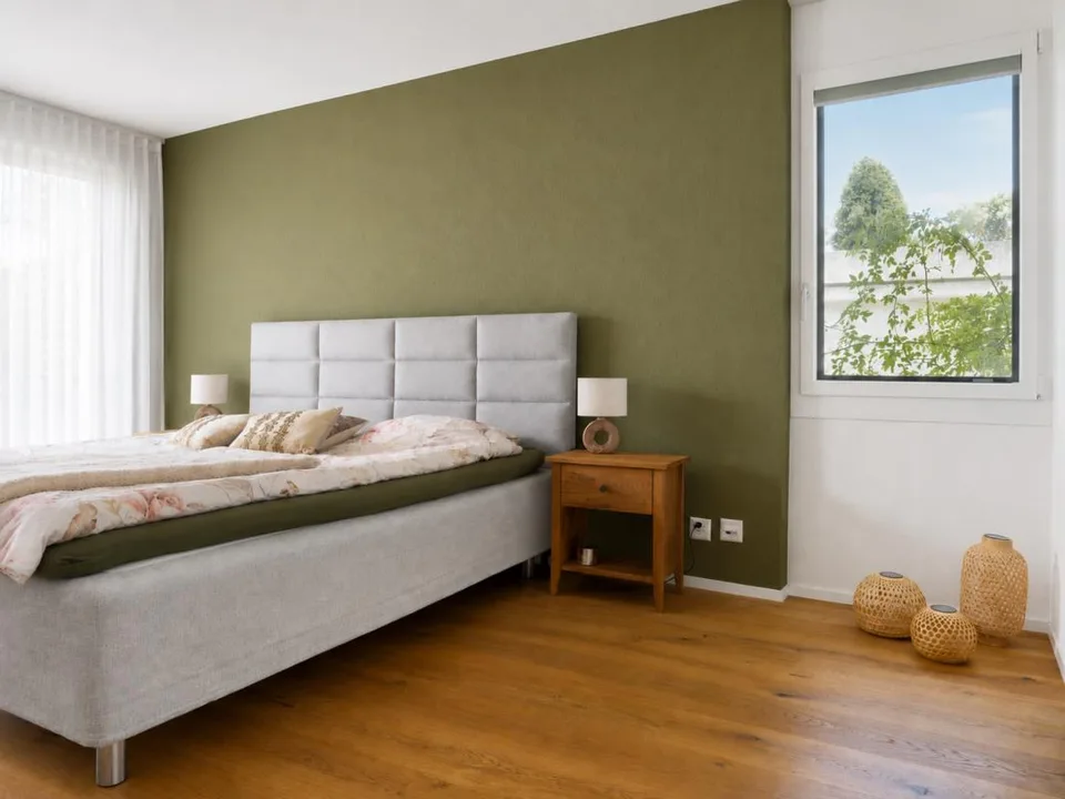Complètement rénové, construction de haute qualité jusqu'au dernier détail ! Une maison de terrasse exceptionnelle avec plus de 112 m² de terrasse ensoleillée